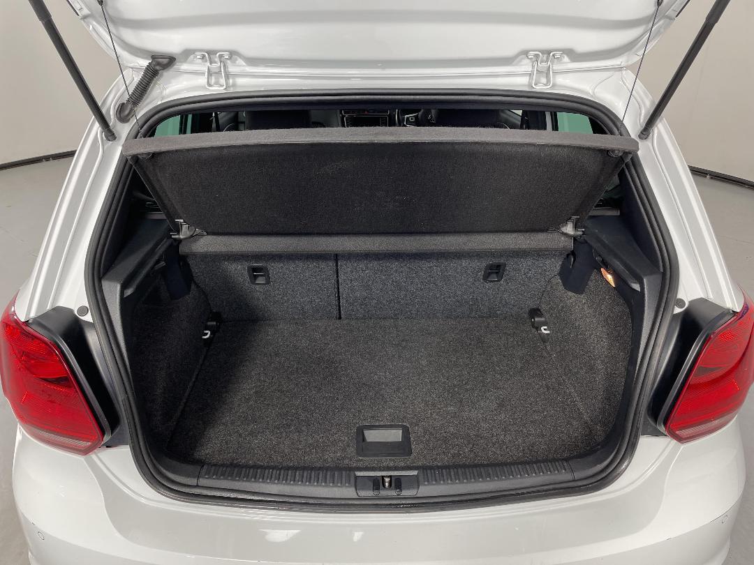 Photo '14' of Volkswagen Polo Photo '14' of Volkswagen Polo