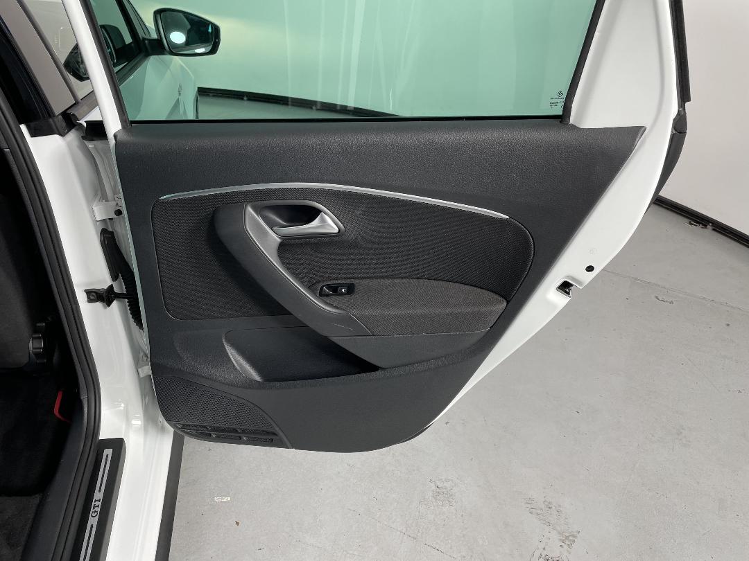 Photo '19' of Volkswagen Polo Photo '19' of Volkswagen Polo