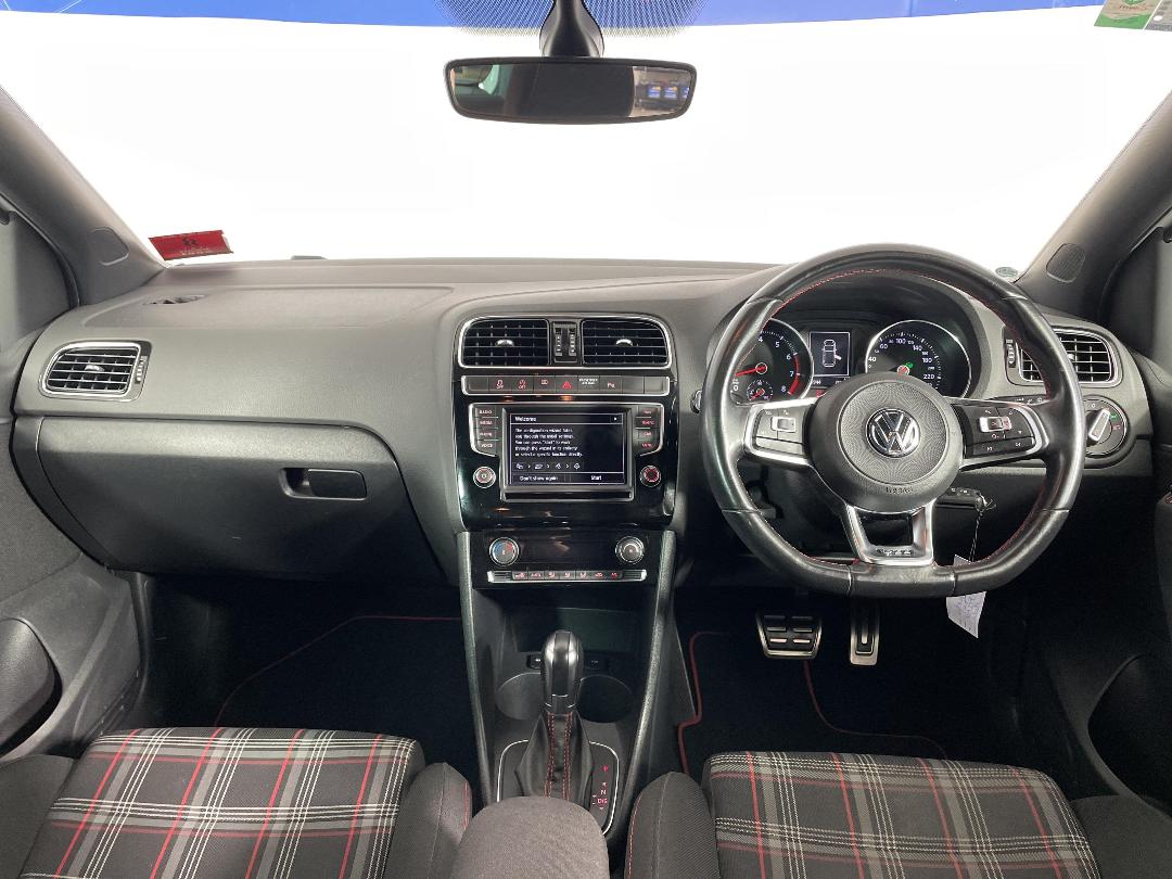 Photo '17' of Volkswagen Polo Photo '17' of Volkswagen Polo