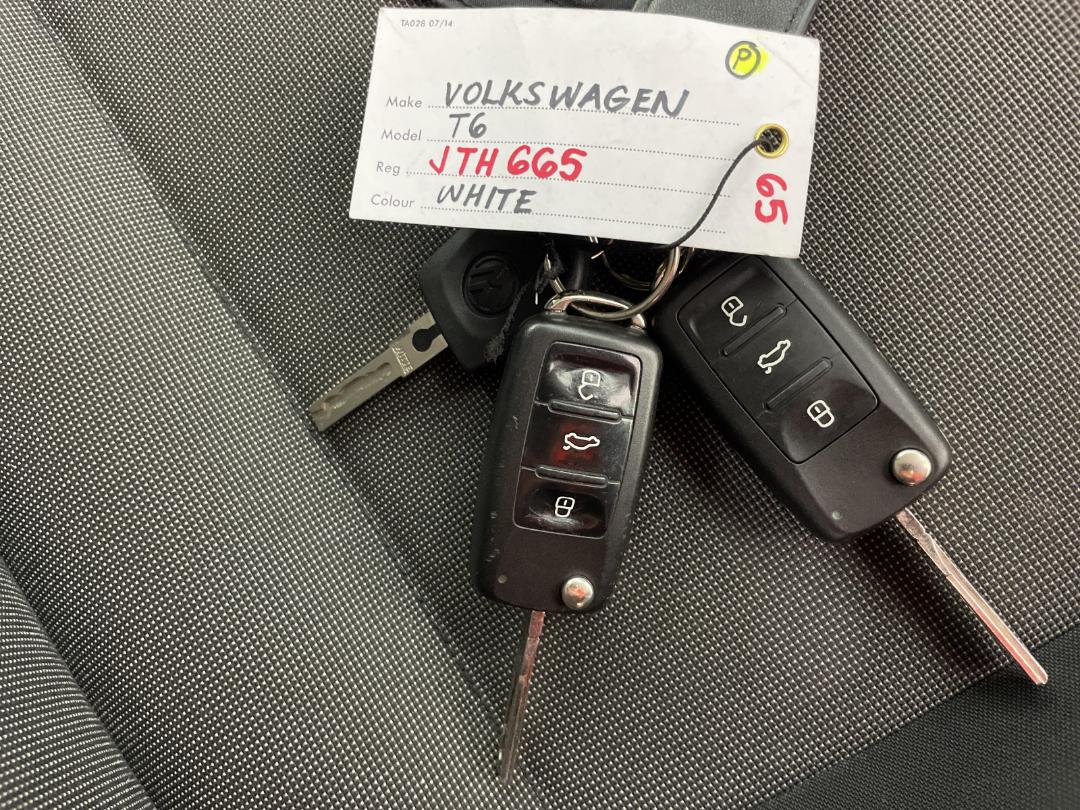 Photo '19' of Volkswagen T6 Transporter SWB Photo '19' of Volkswagen T6 Transporter SWB