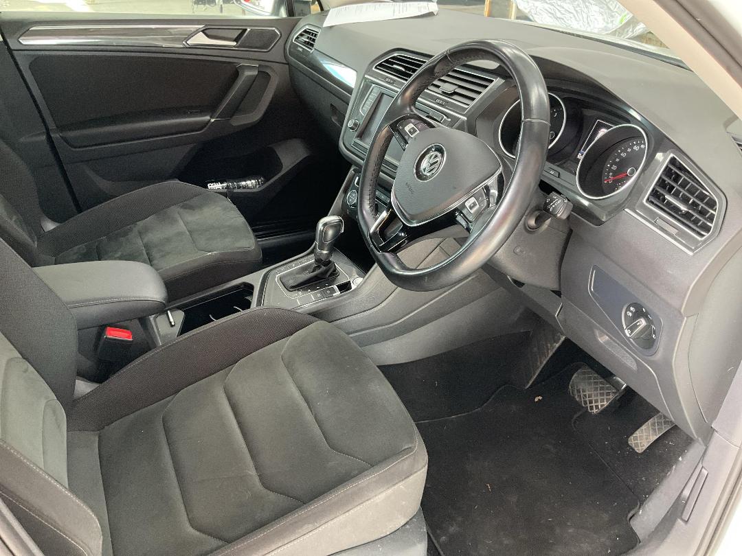 Photo '12' of Volkswagen Tiguan TSI Highline 2WD Photo '12' of Volkswagen Tiguan TSI Highline 2WD