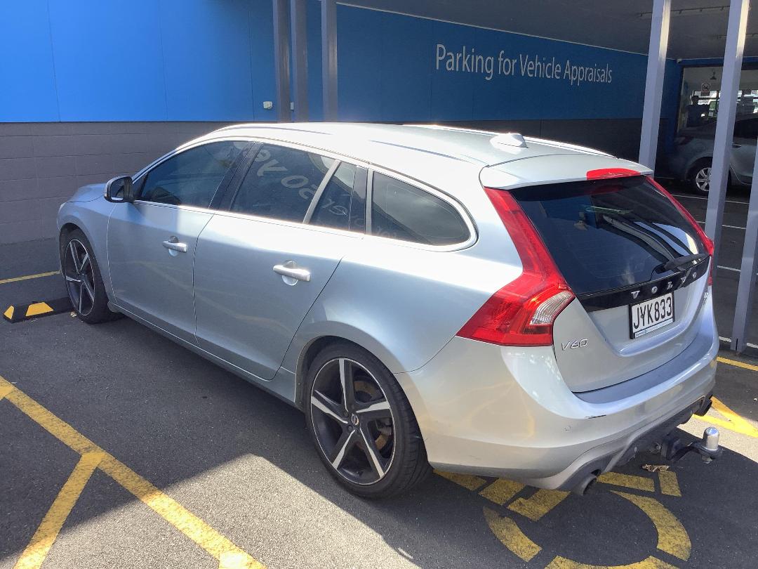 Photo '3' of Volvo V60 T6 AWD R-Design Photo '3' of Volvo V60 T6 AWD R-Design