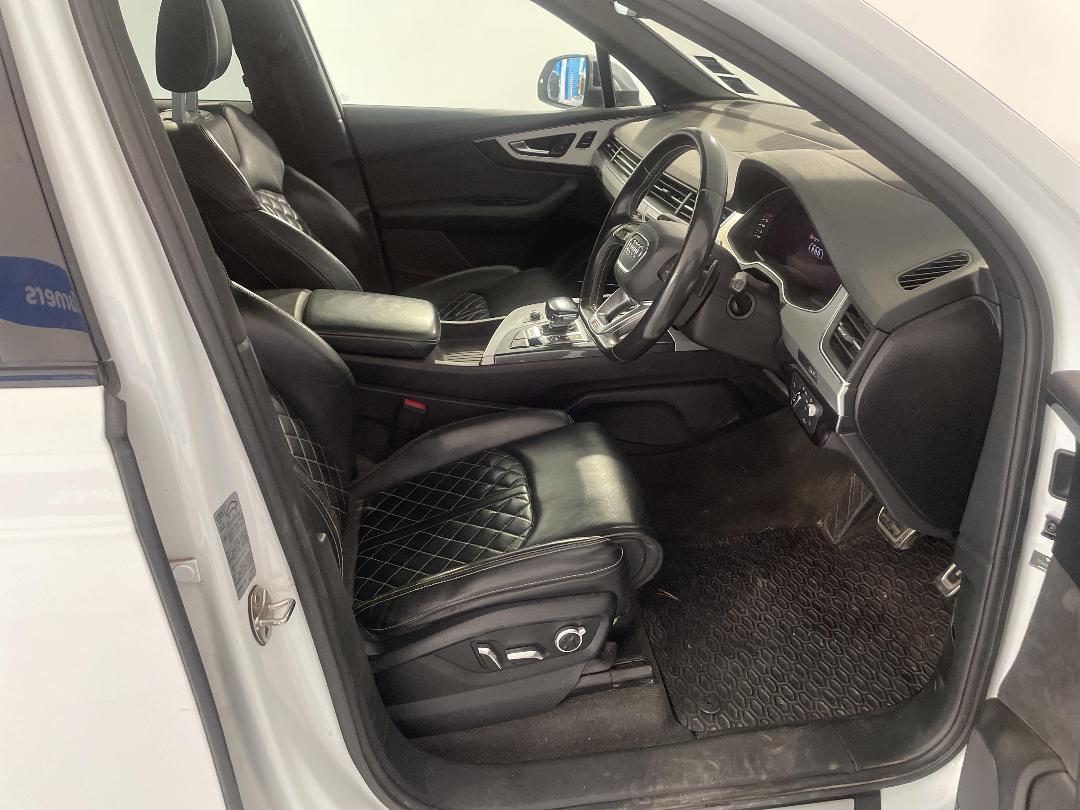 Photo '16' of Audi Q7 Photo '16' of Audi Q7