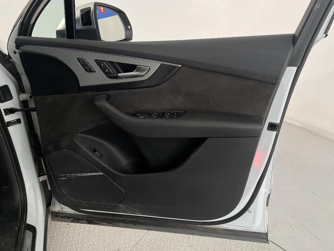 Photo '15' of Audi Q7 Photo '15' of Audi Q7