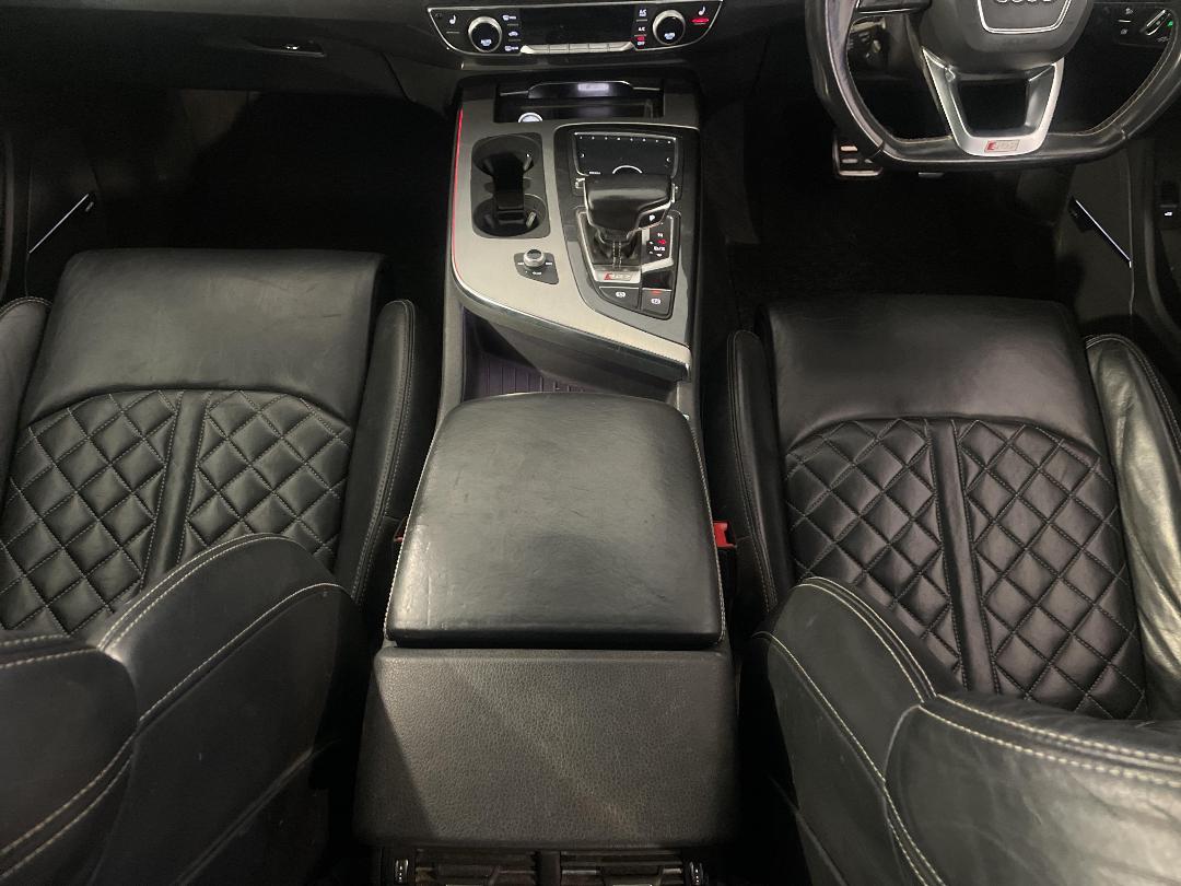 Photo '18' of Audi Q7 Photo '18' of Audi Q7