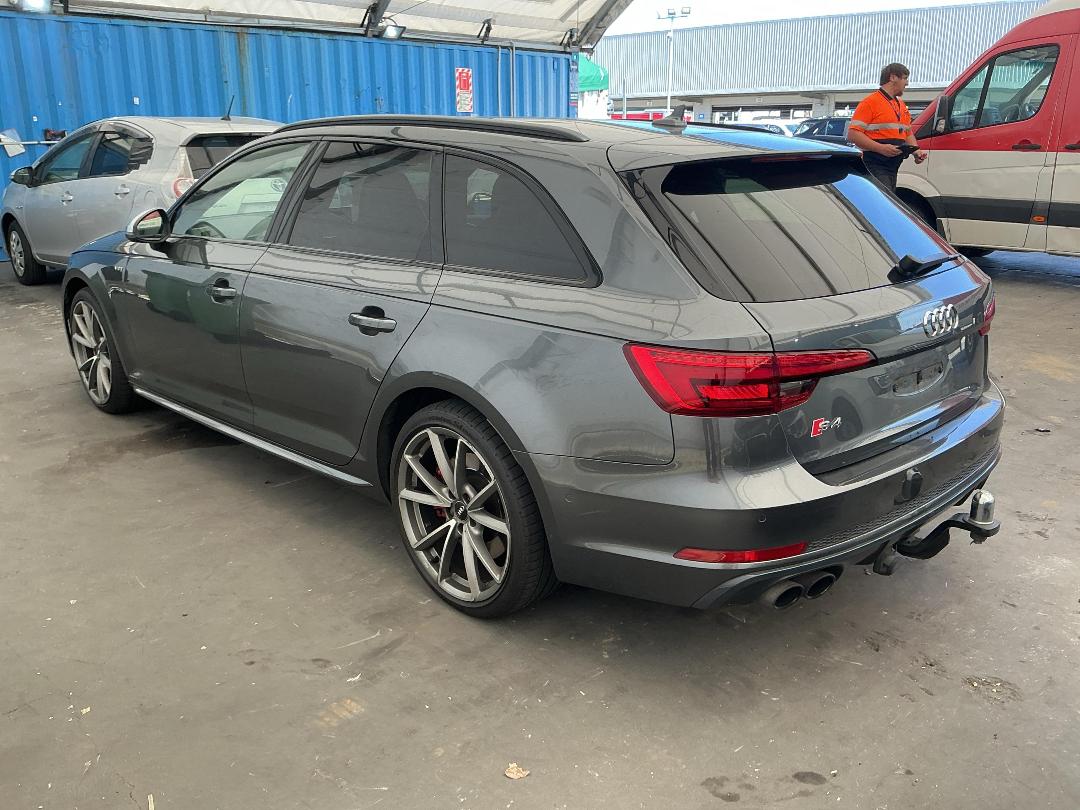 Photo '4' of Audi S4 S4 Avant 3.0 Tfsi Q Photo '4' of Audi S4 S4 Avant 3.0 Tfsi Q