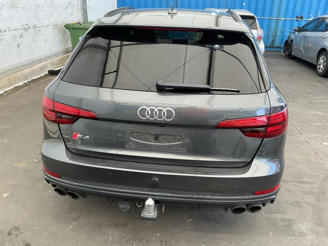 Photo '5' of Audi S4 S4 Avant 3.0 Tfsi Q Photo '5' of Audi S4 S4 Avant 3.0 Tfsi Q