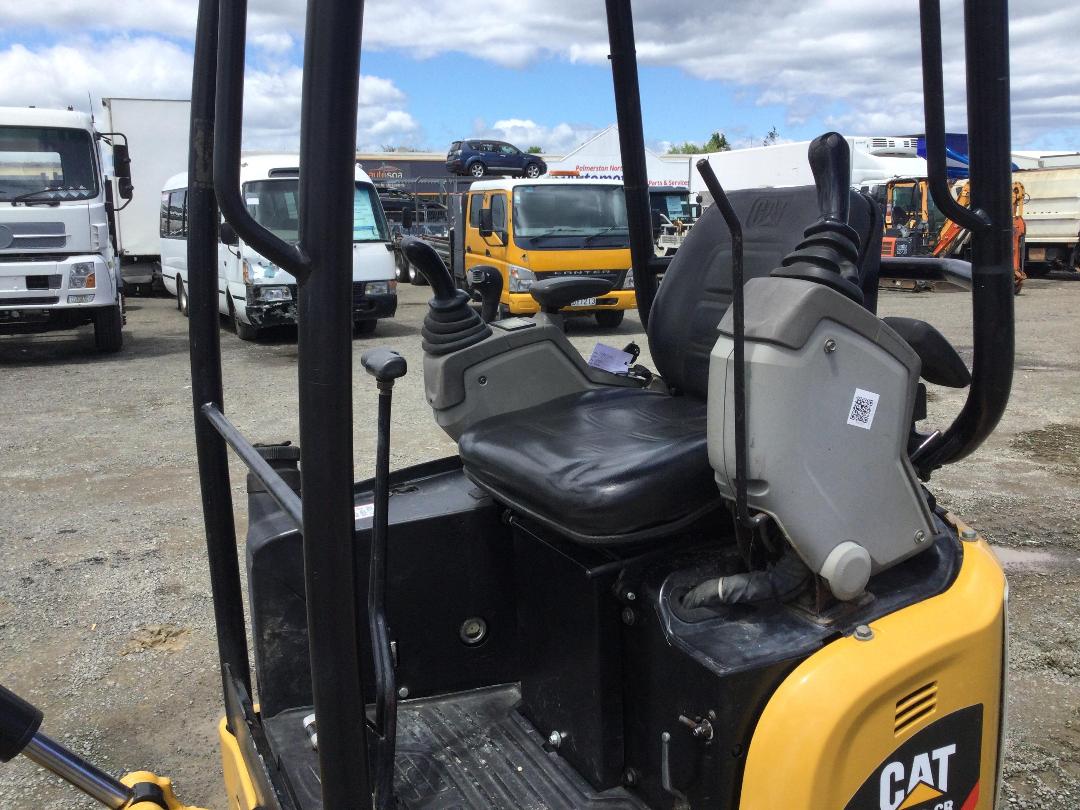 Photo '11' of Caterpillar 301.7 D Excavator