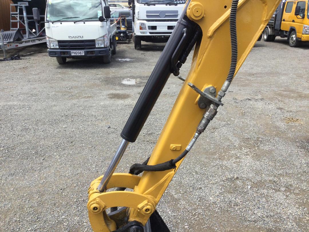 Photo '24' of Caterpillar 301.7 D Excavator