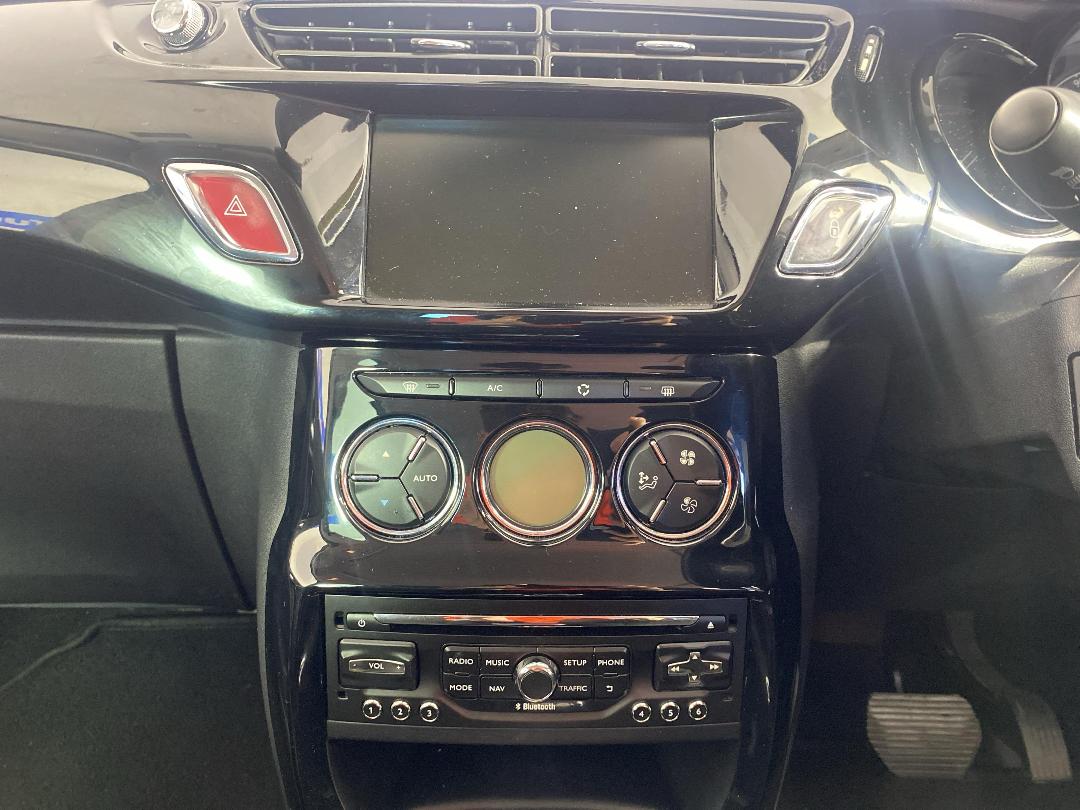 Photo '18' of Citroen C3 Photo '18' of Citroen C3