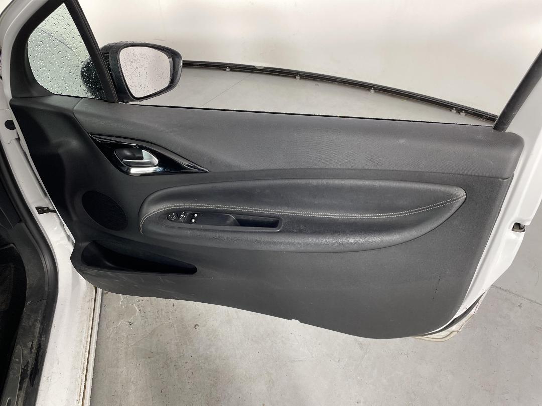 Photo '15' of Citroen DS3