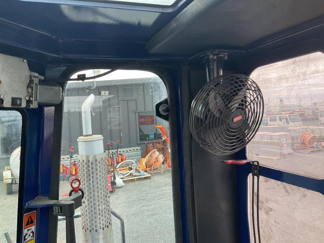 Photo '22' of Combilift C4000 Forklift