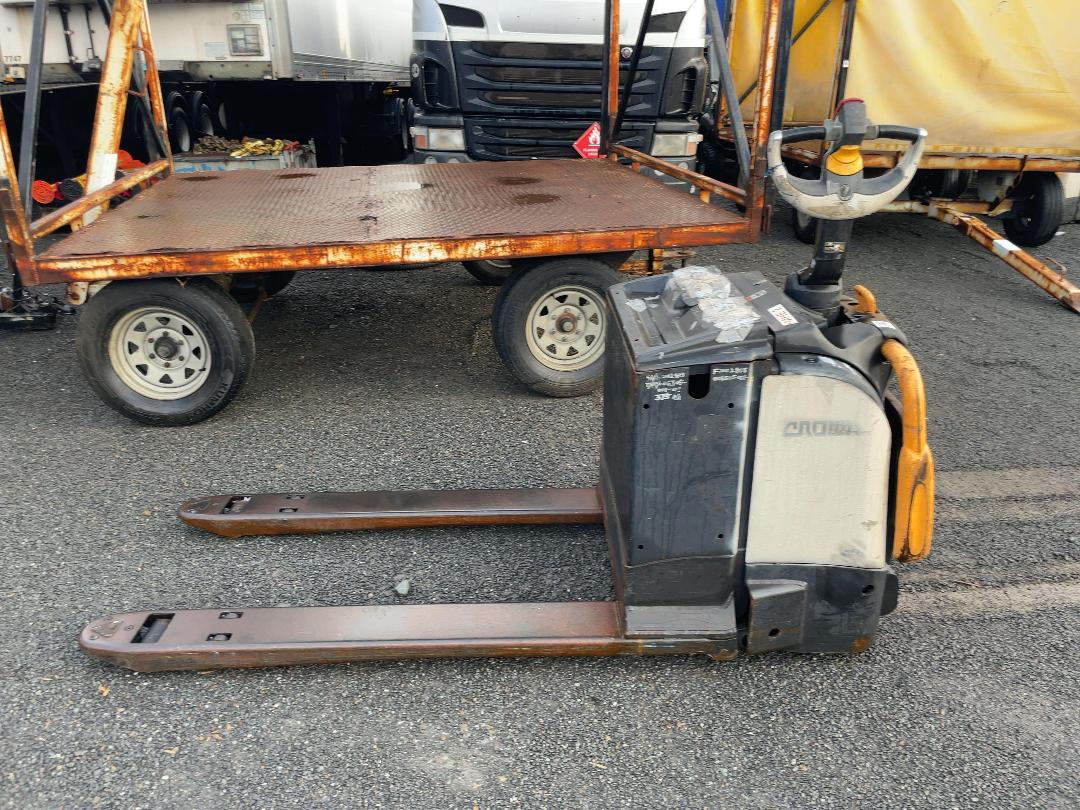 Photo '6' of Crown W3020 Forklift