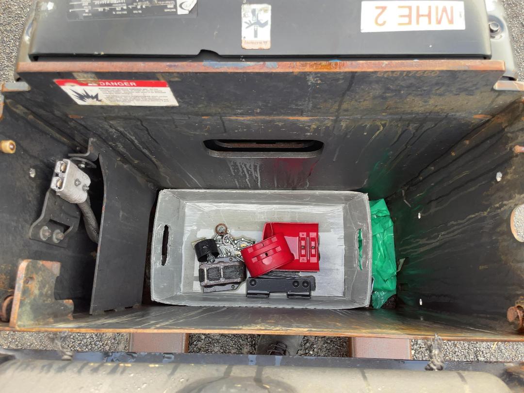 Photo '14' of Crown W3020 Forklift