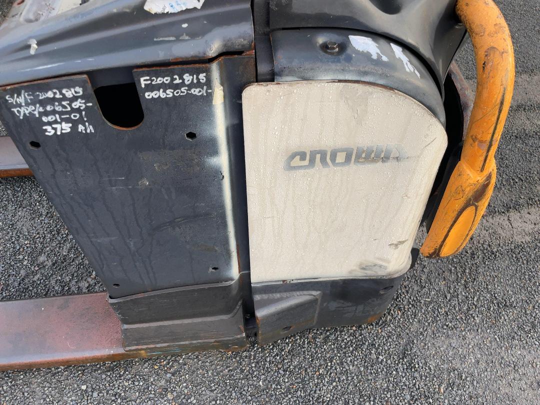Photo '16' of Crown W3020 Forklift