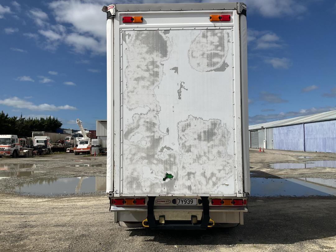 Photo '5' of Domett E2001 PH Curtainsider Full