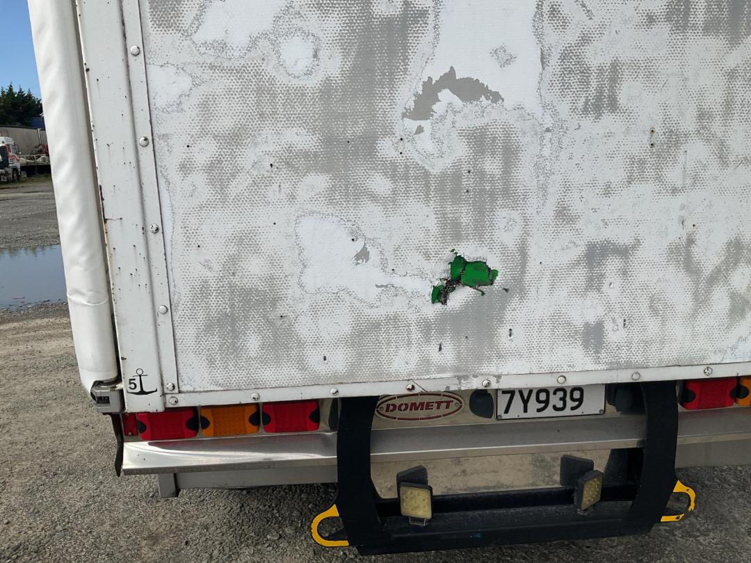 Photo '19' of Domett E2001 PH Curtainsider Full