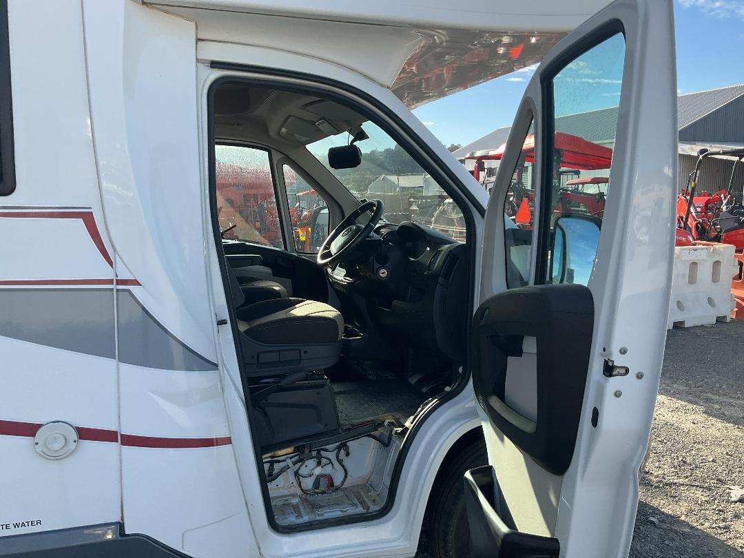 Photo '8' of Fiat Ducato Autoroller 746 Motorhome