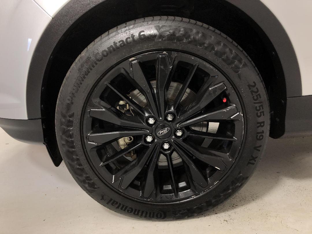 Photo '10' of Ford Escape