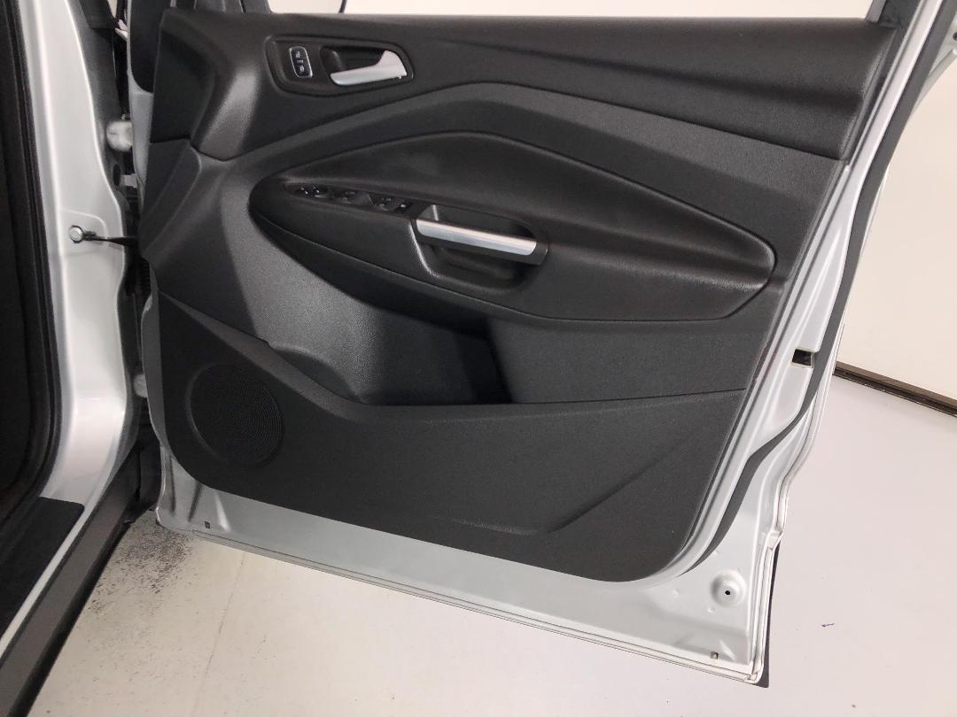 Photo '15' of Ford Escape