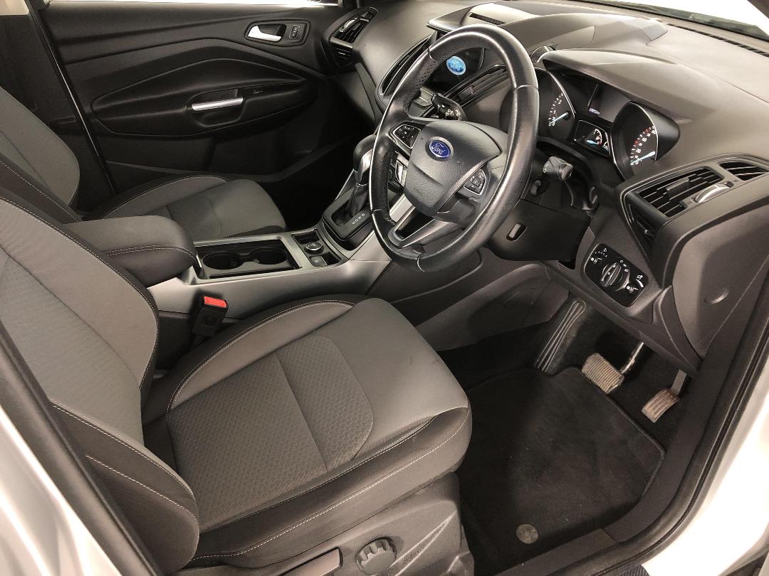 Photo '16' of Ford Escape