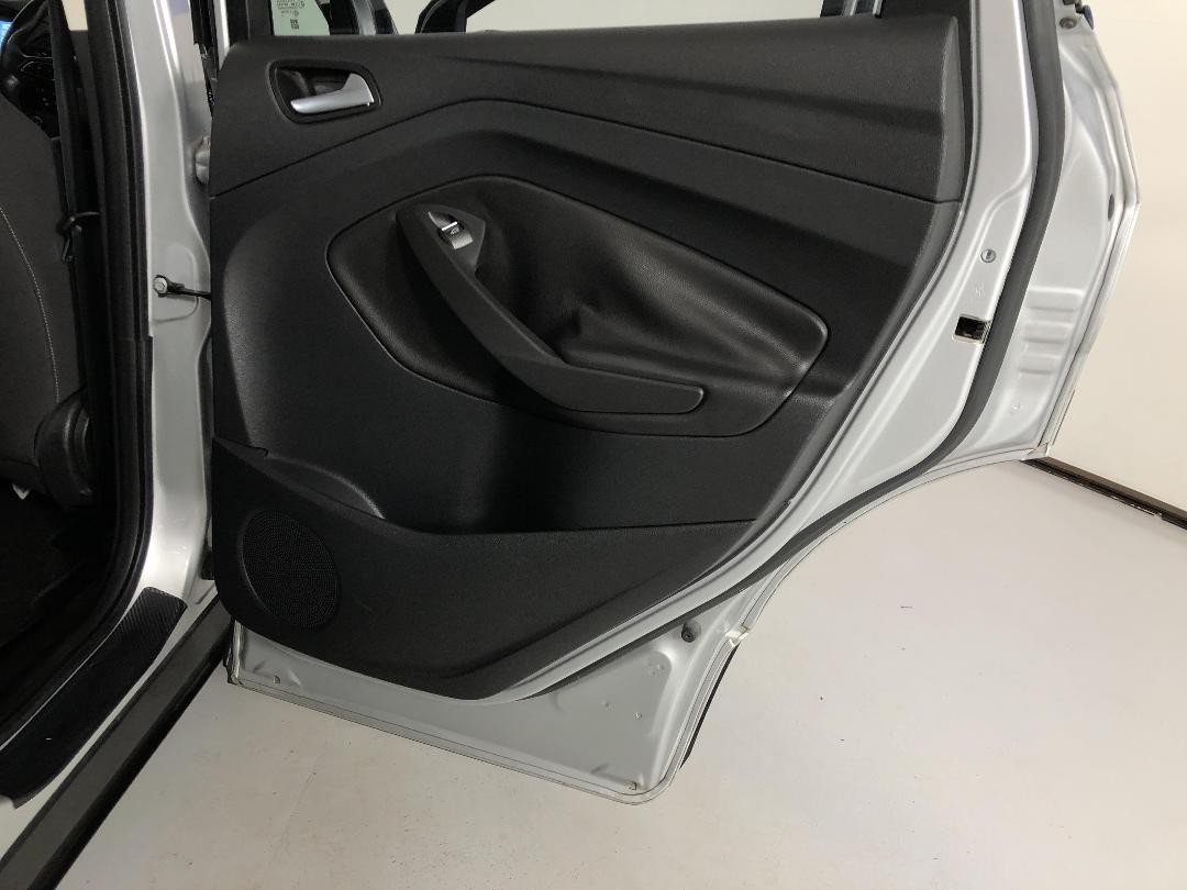 Photo '19' of Ford Escape