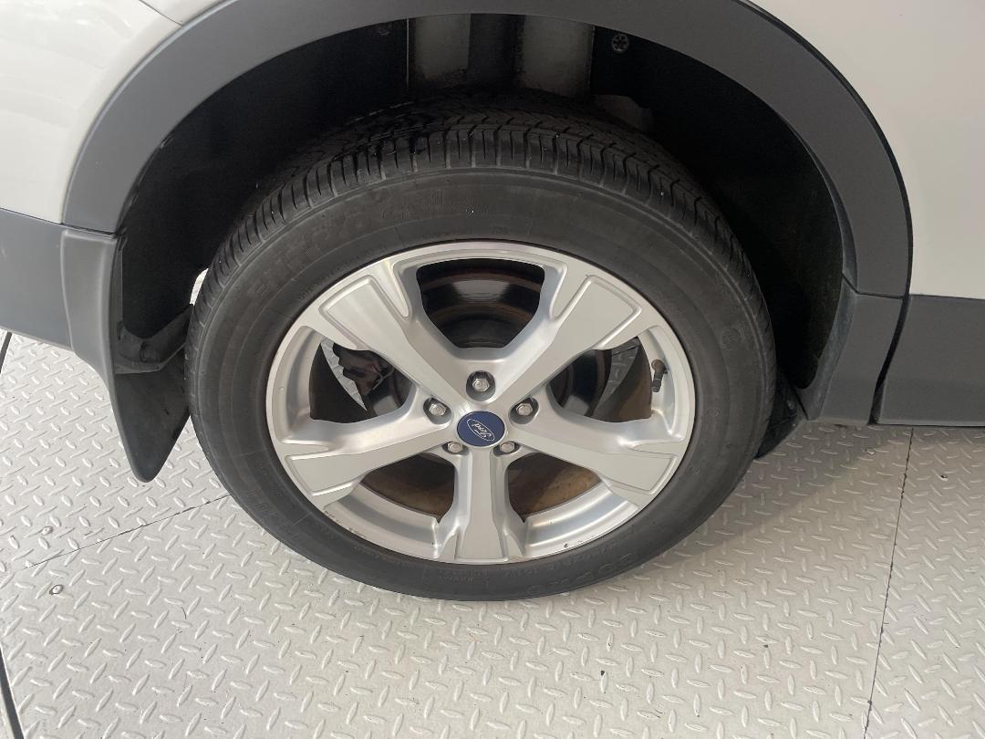 Photo '12' of Ford Escape