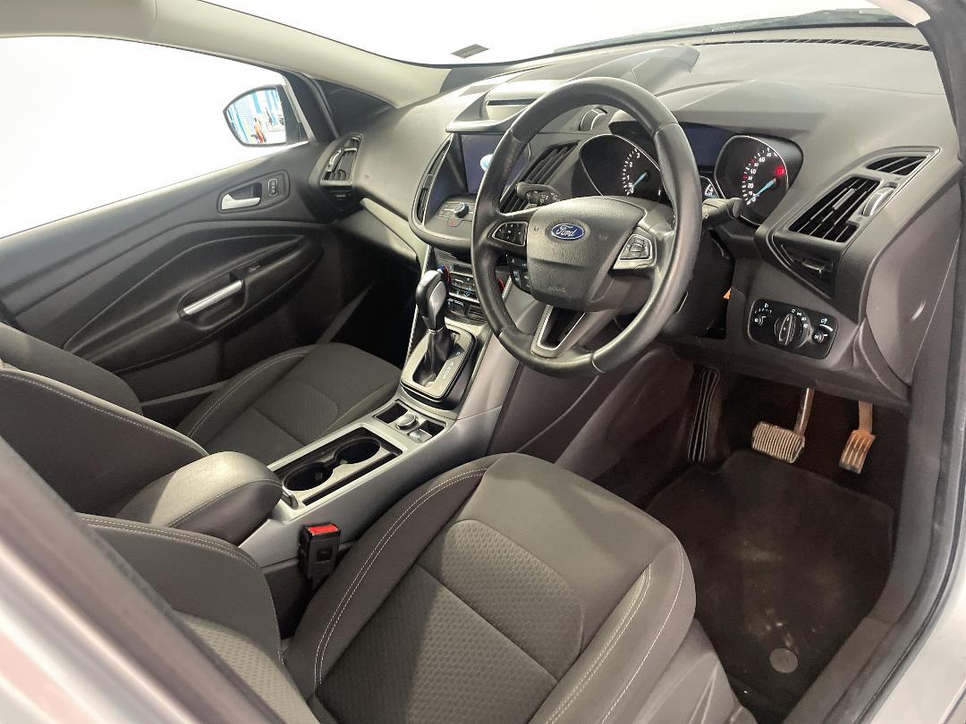 Photo '16' of Ford Escape