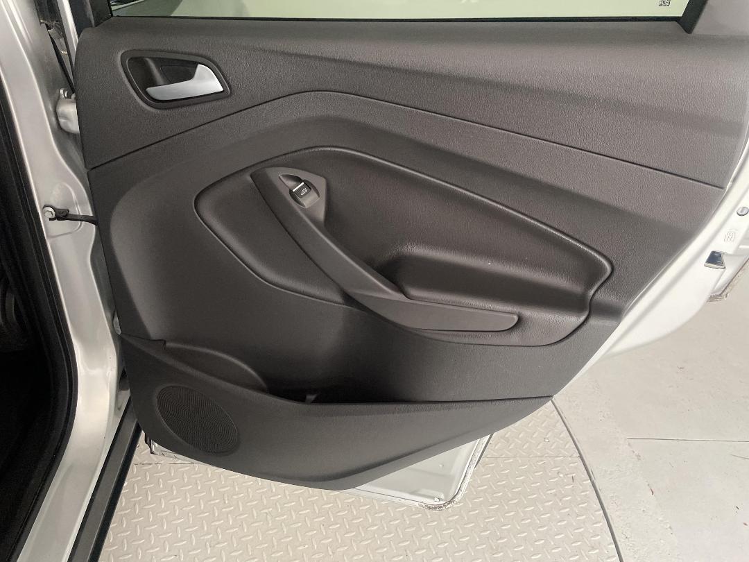 Photo '19' of Ford Escape