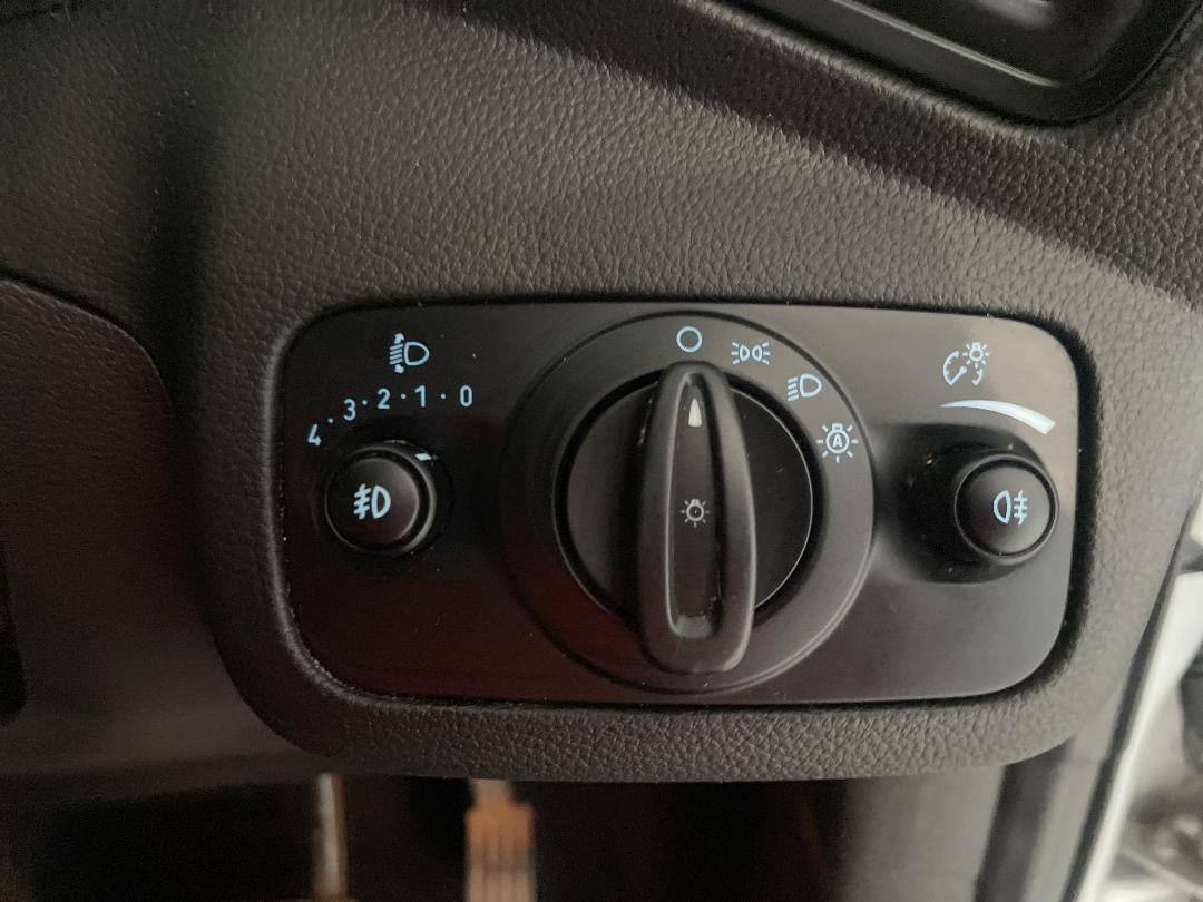 Photo '24' of Ford Escape