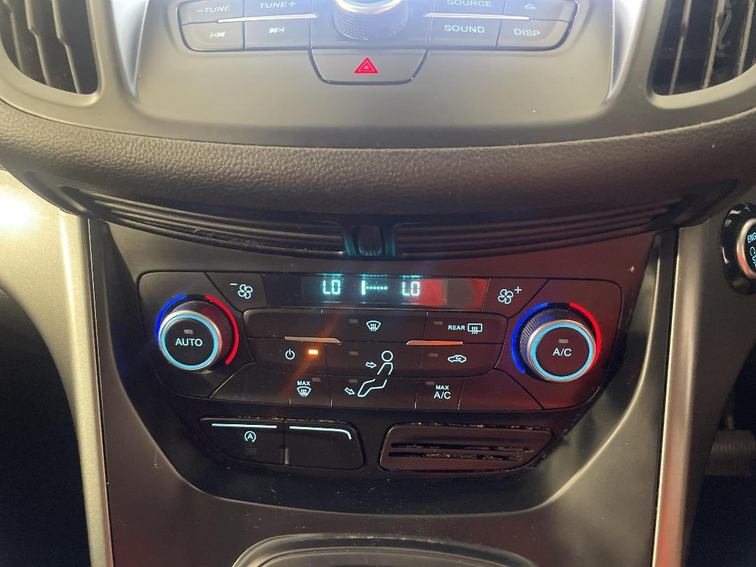 Photo '29' of Ford Escape