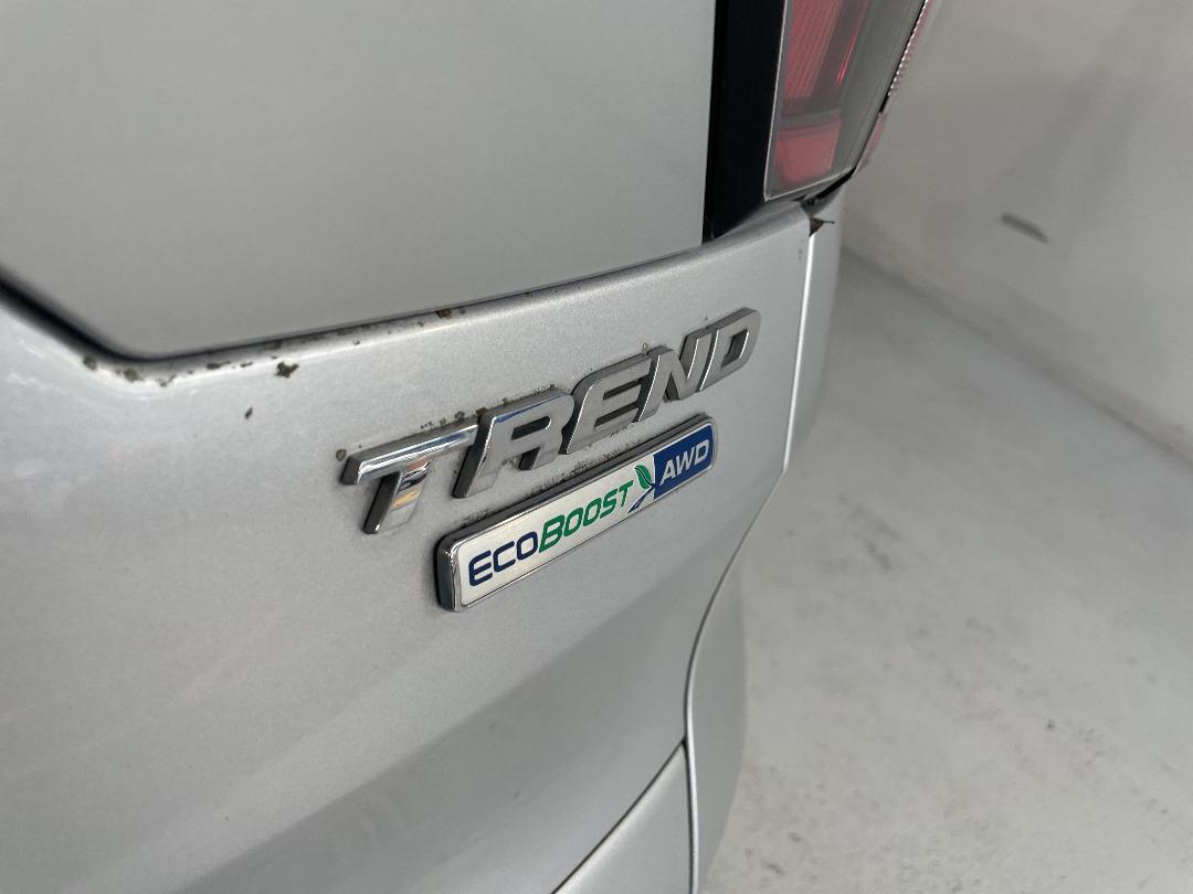 Photo '35' of Ford Escape