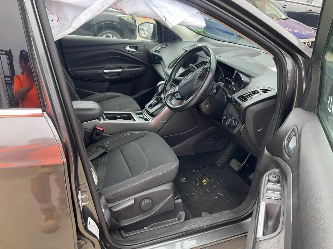 Photo '10' of Ford Escape Trend FWD Petrol