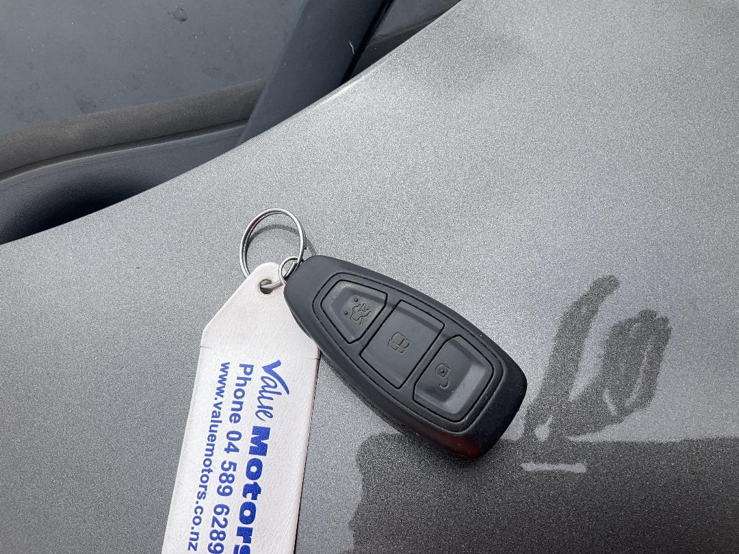 Photo '7' of Ford Escape Trend FWD Petrol