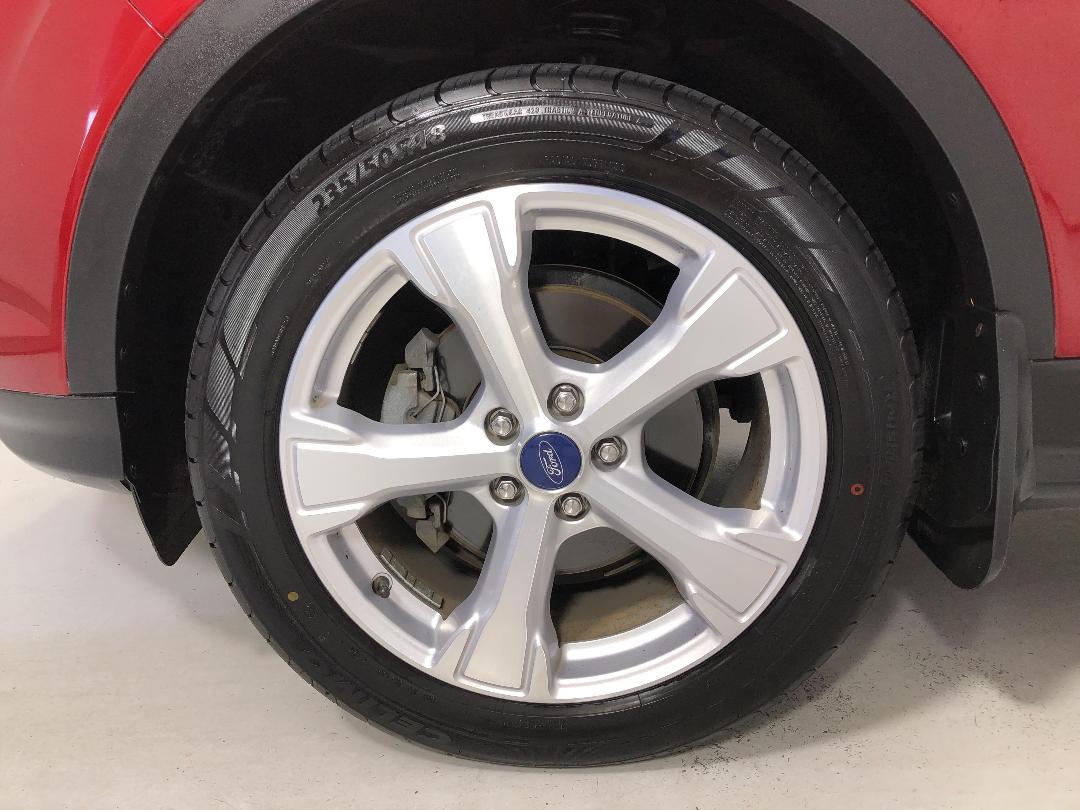 Photo '10' of Ford Escape