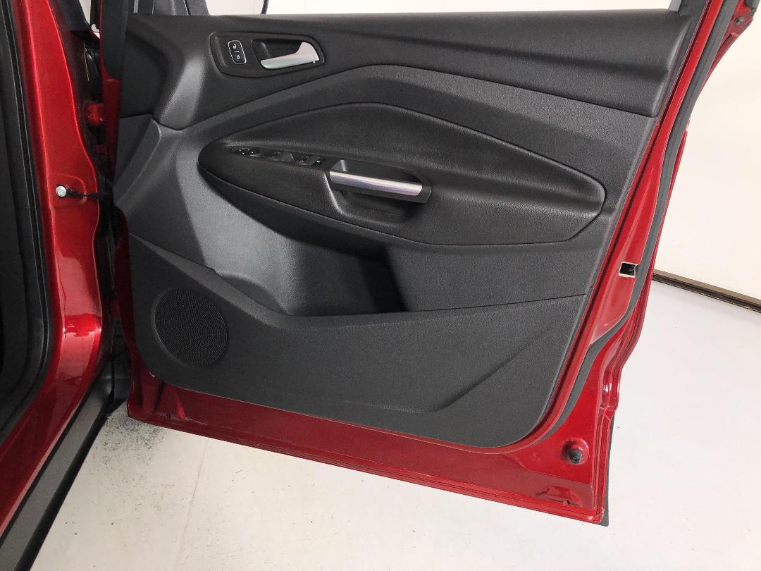 Photo '15' of Ford Escape