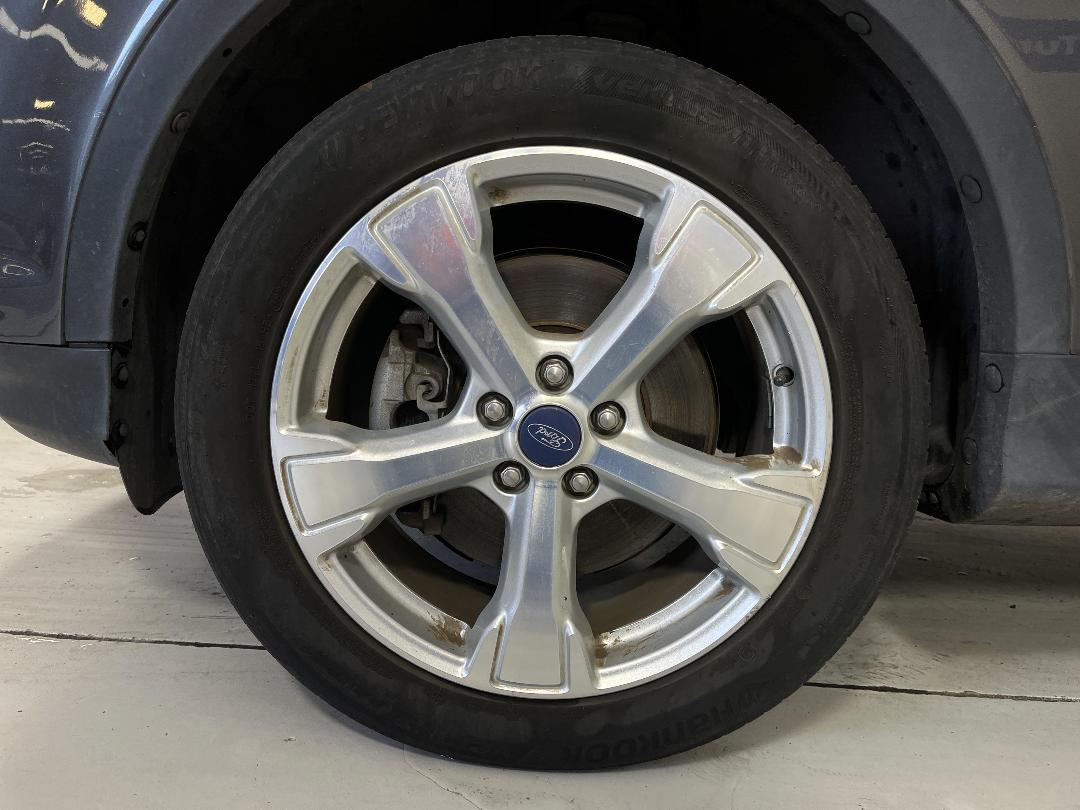 Photo '10' of Ford Escape