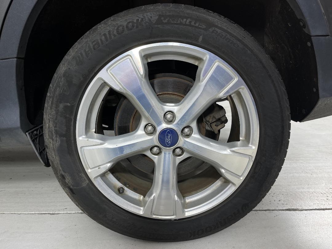 Photo '11' of Ford Escape