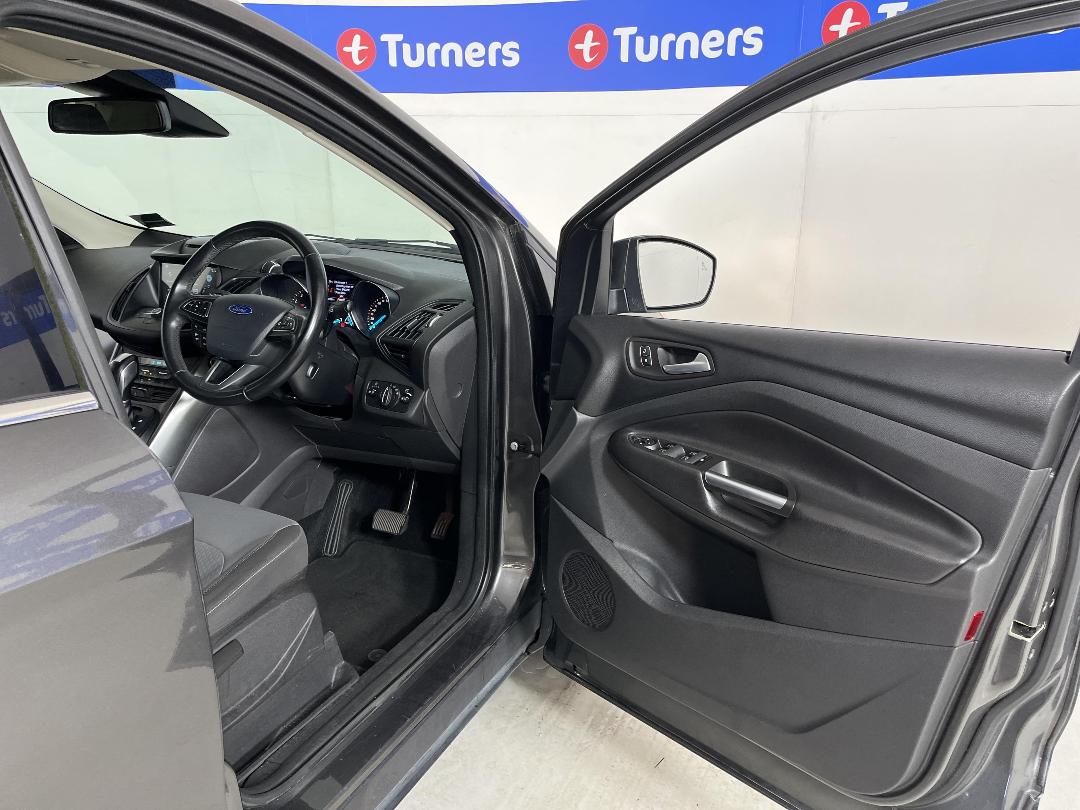 Photo '15' of Ford Escape