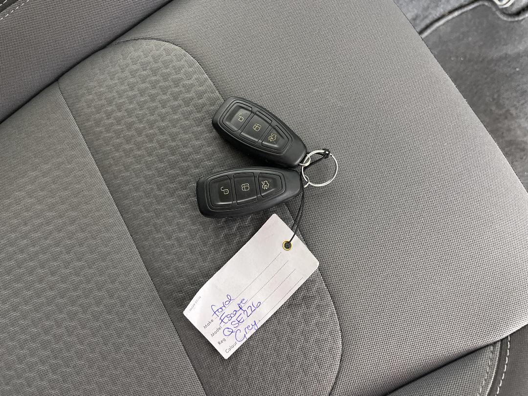 Photo '22' of Ford Escape