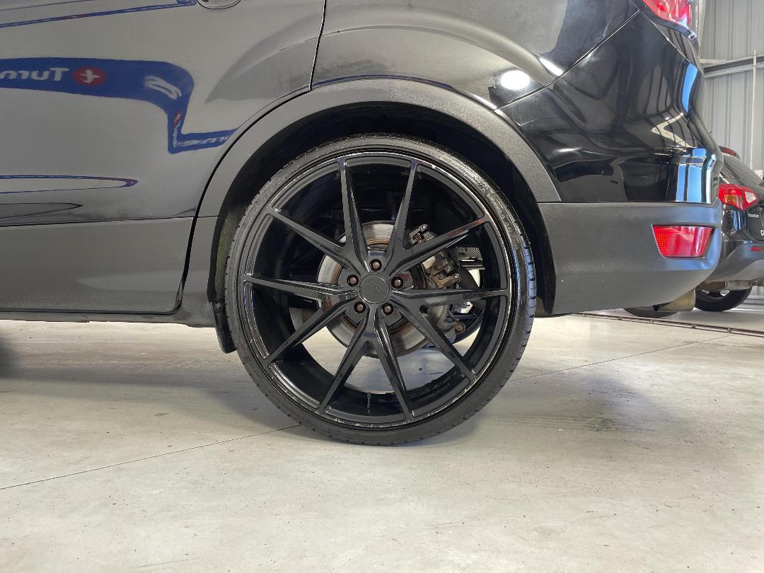 Photo '11' of Ford Escape