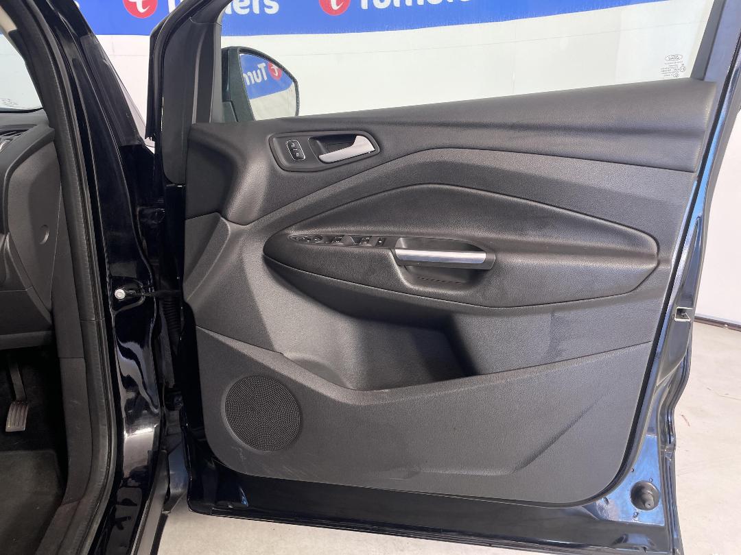 Photo '15' of Ford Escape