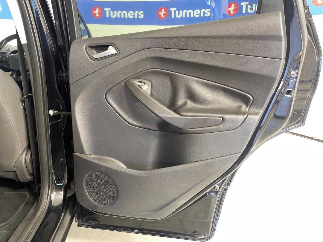 Photo '19' of Ford Escape