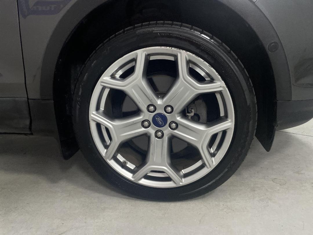 Photo '9' of Ford Escape