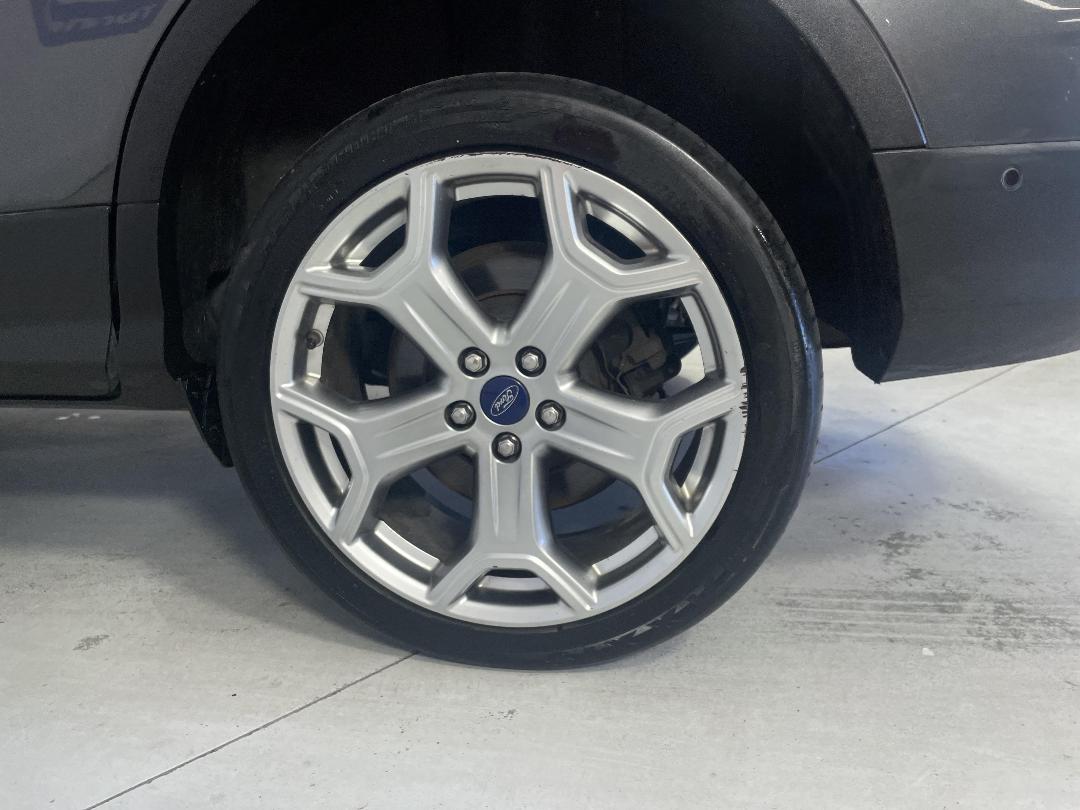 Photo '11' of Ford Escape