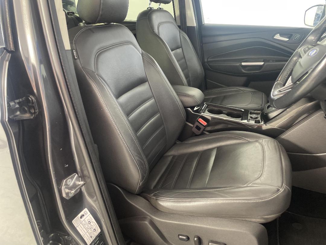 Photo '16' of Ford Escape