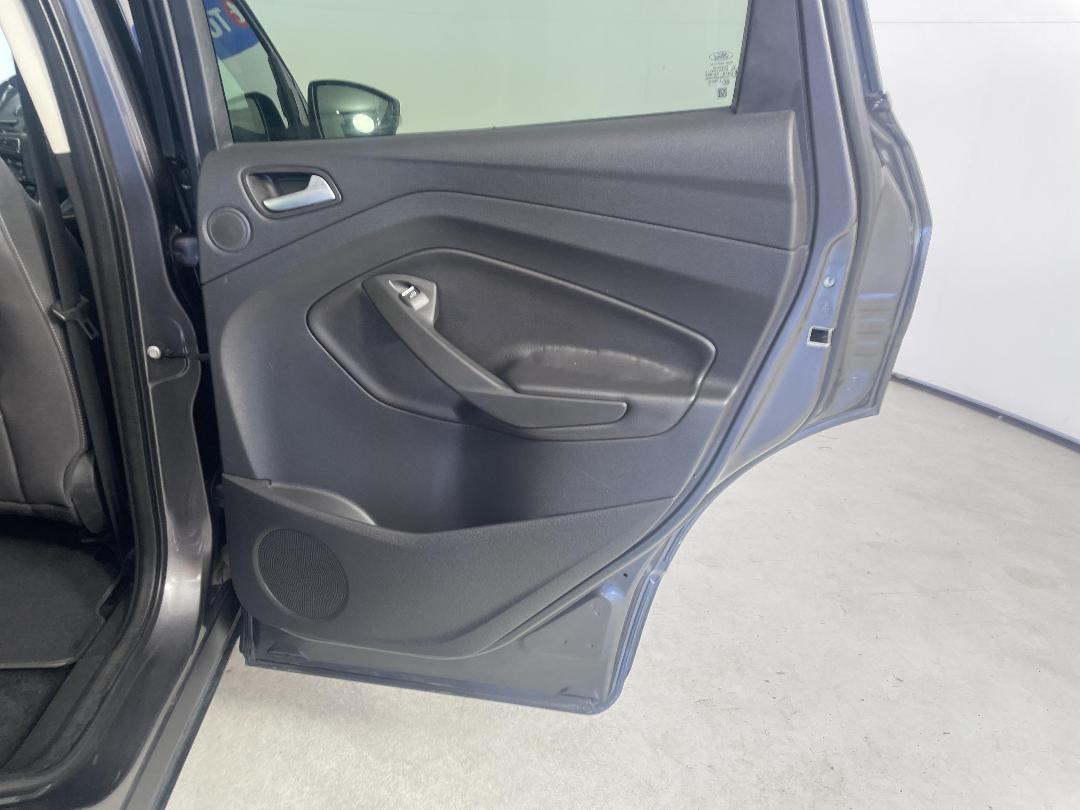 Photo '19' of Ford Escape