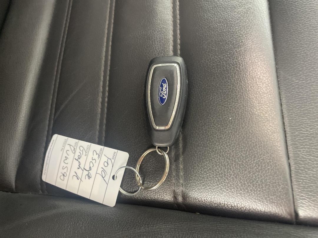 Photo '22' of Ford Escape