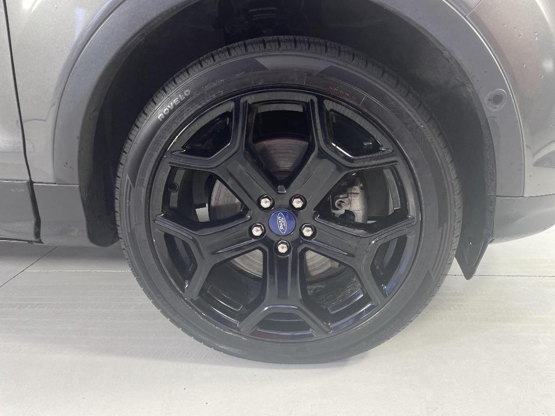 Photo '9' of Ford Escape