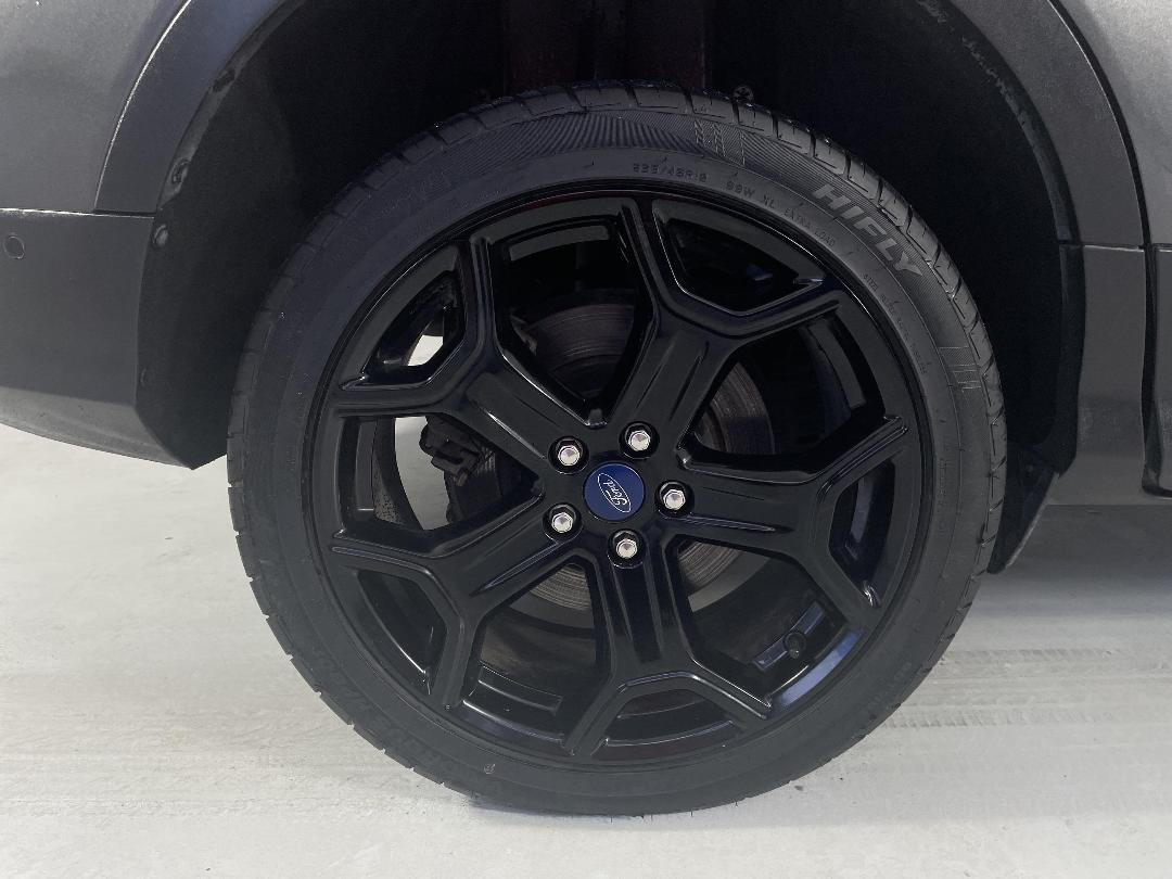 Photo '12' of Ford Escape